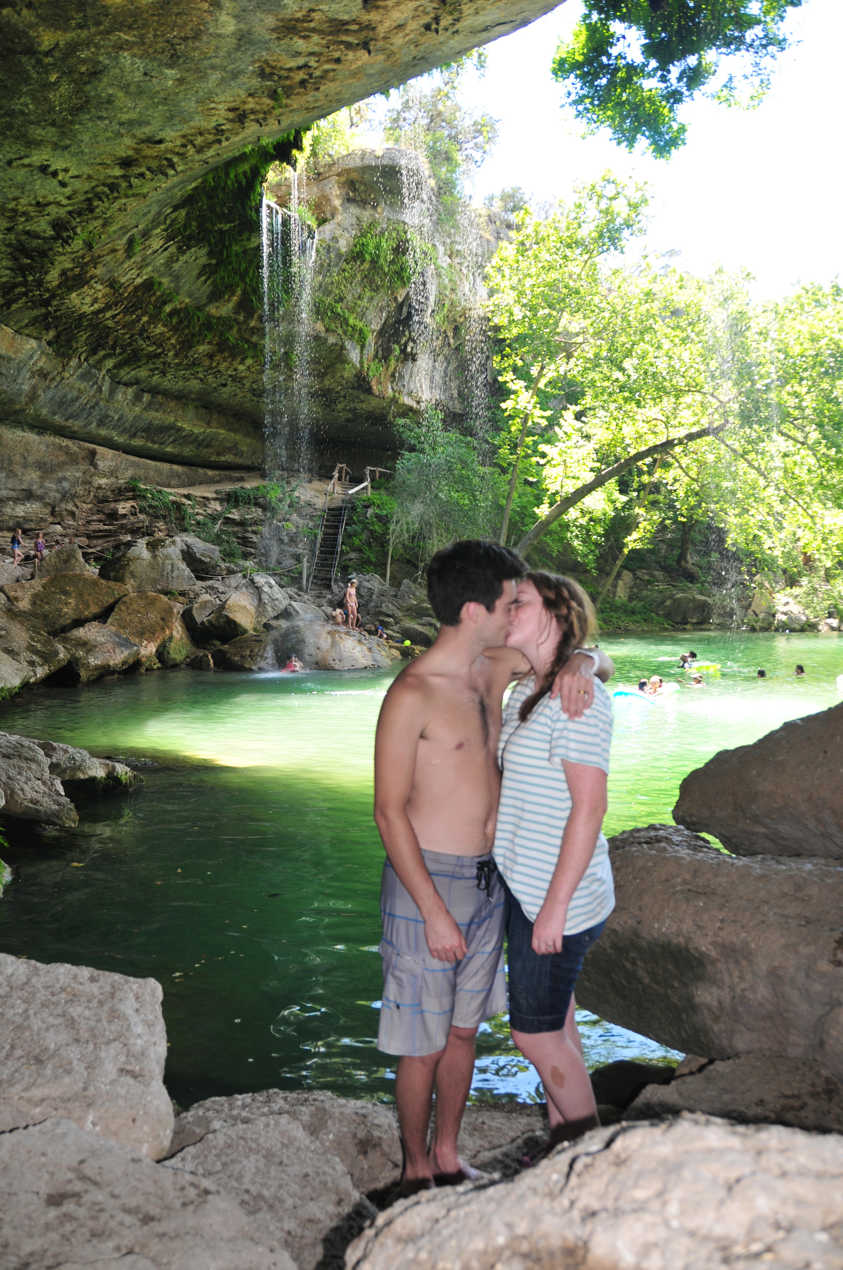 kiss kiss kiss kiss